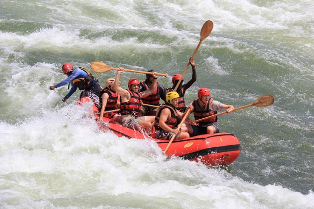 Experience adventure sports in Jinja + source of Nile visit